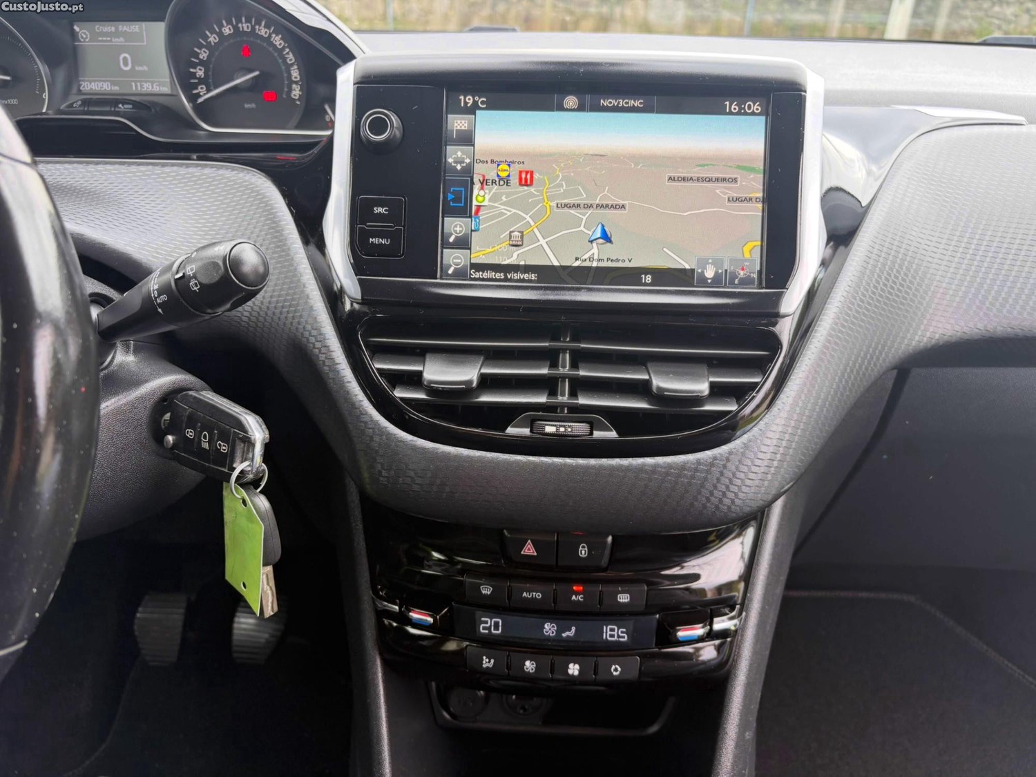 Peugeot 208 1.6 HDI VERSÃO ALLURE — fotografia 3
