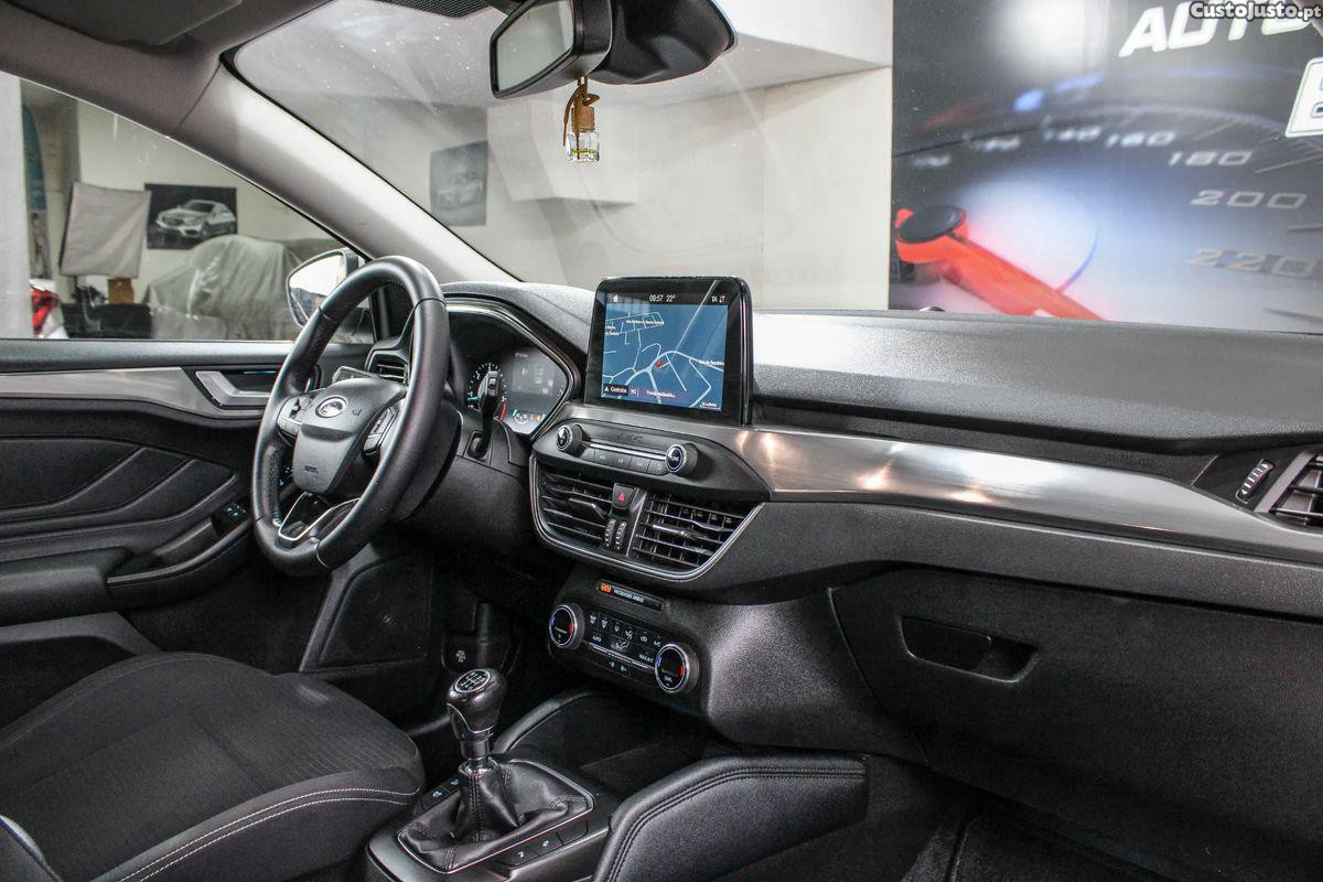 Ford Focus 1.5 TDCi Titanium — fotografia 2