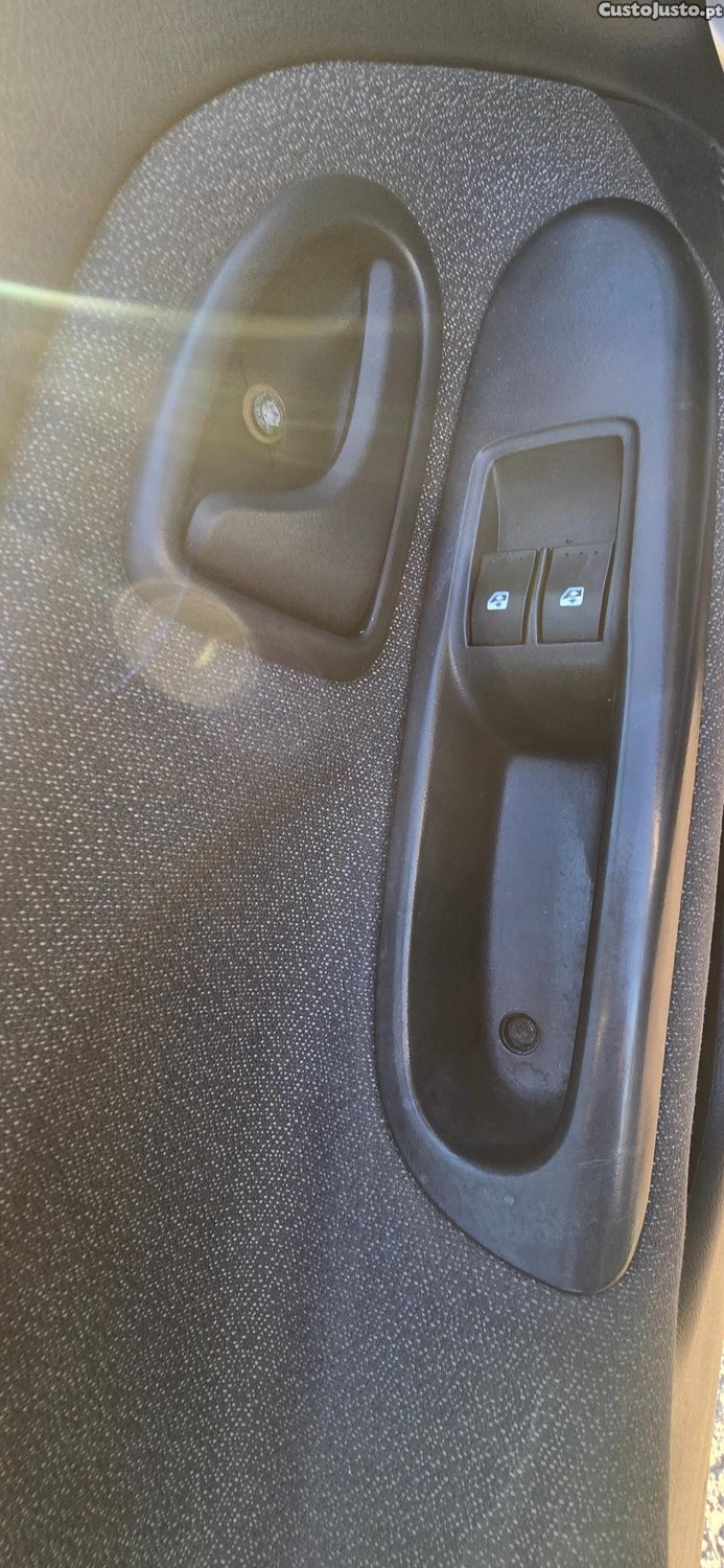 Renault Clio Storia — fotografia 4