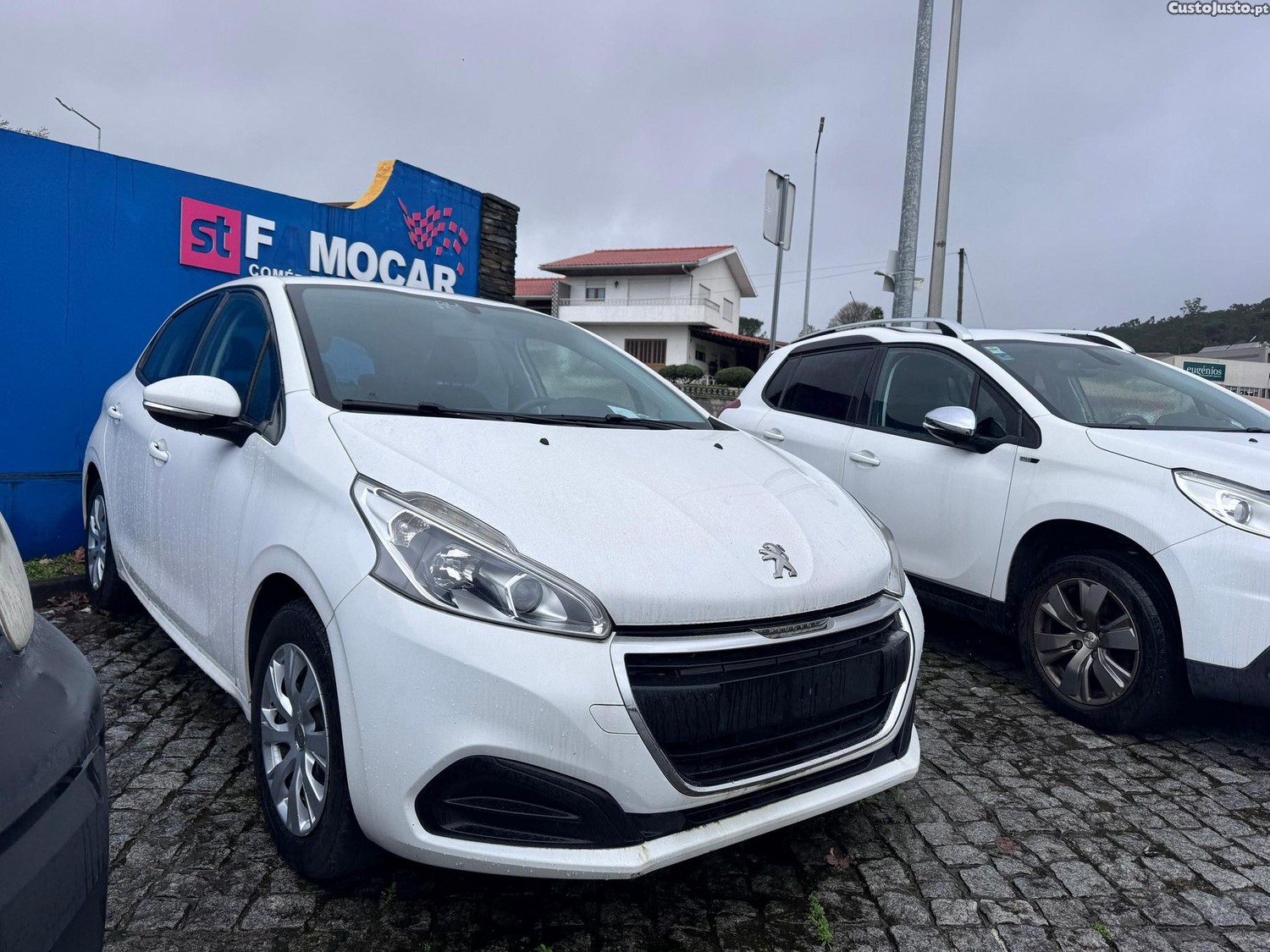Peugeot 208 82 VTI Active — fotografia 5