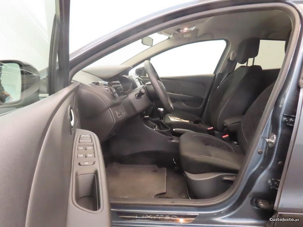 Renault Clio 1.5 DCI — fotografia 4