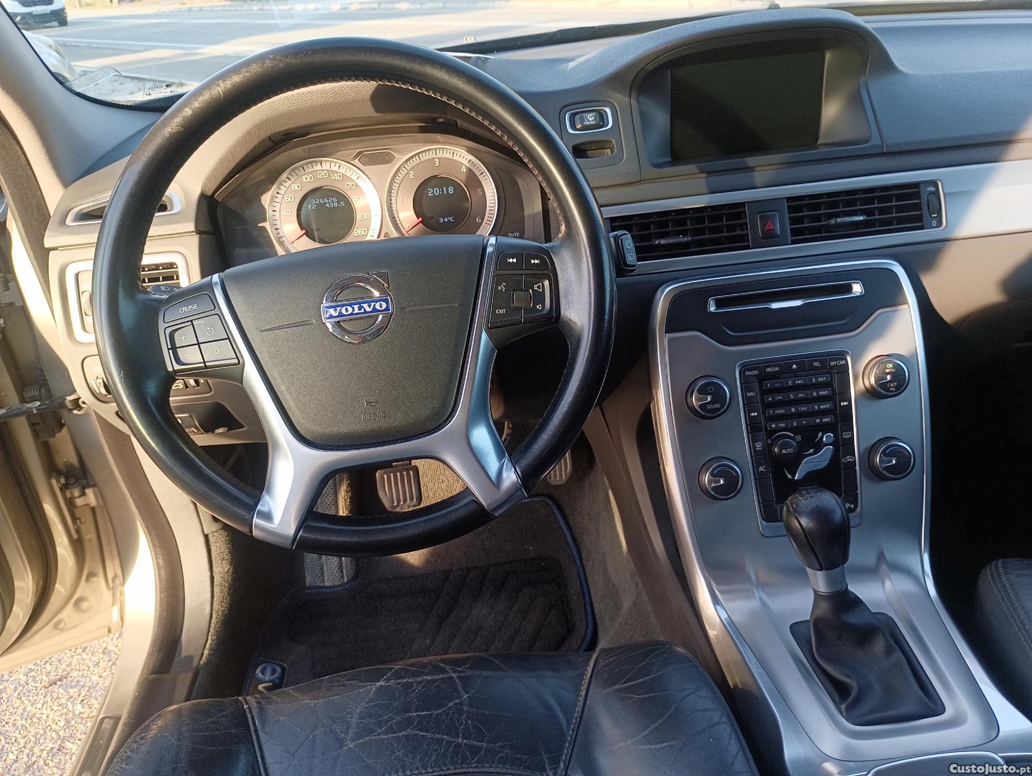 Volvo V70 D4 SUMMUM 2.0 — fotografia 6