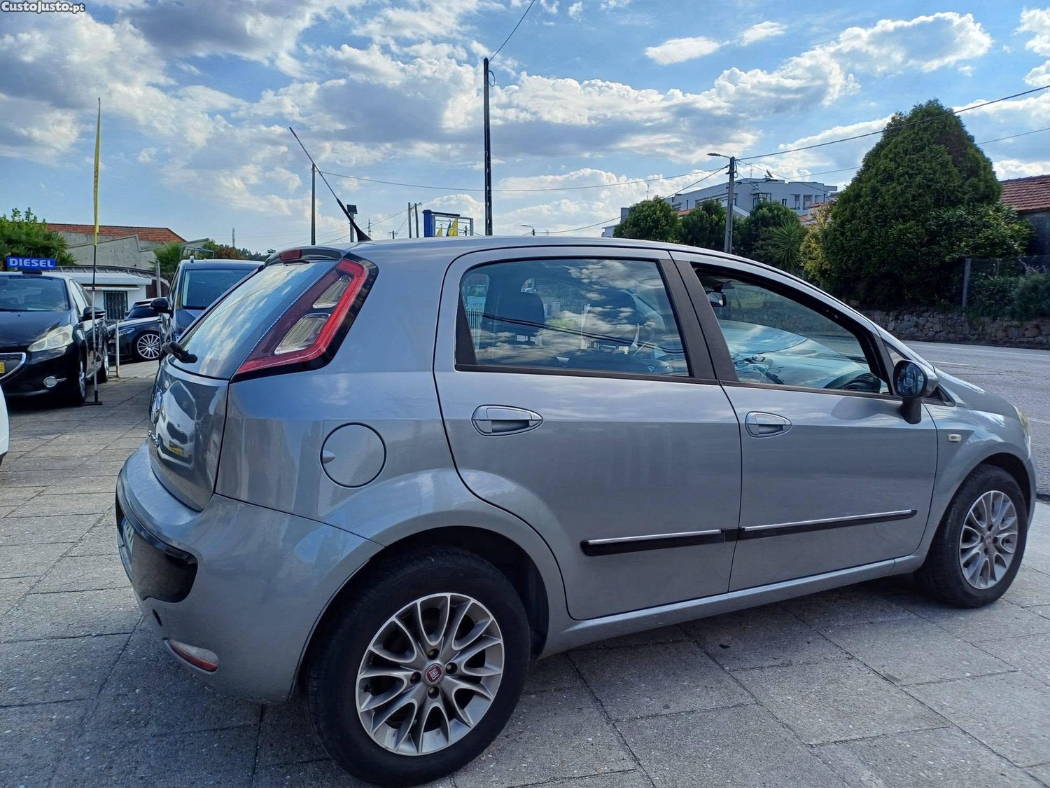 Fiat Grande Punto Gasolina e Gpl( Viatura Nacional ) — fotografia 7