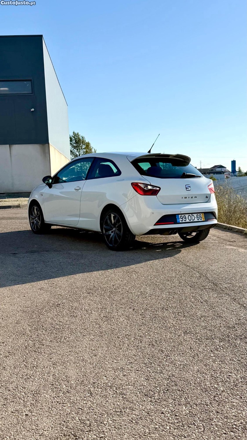 Seat Ibiza 1.6 TDI FR — photo 2