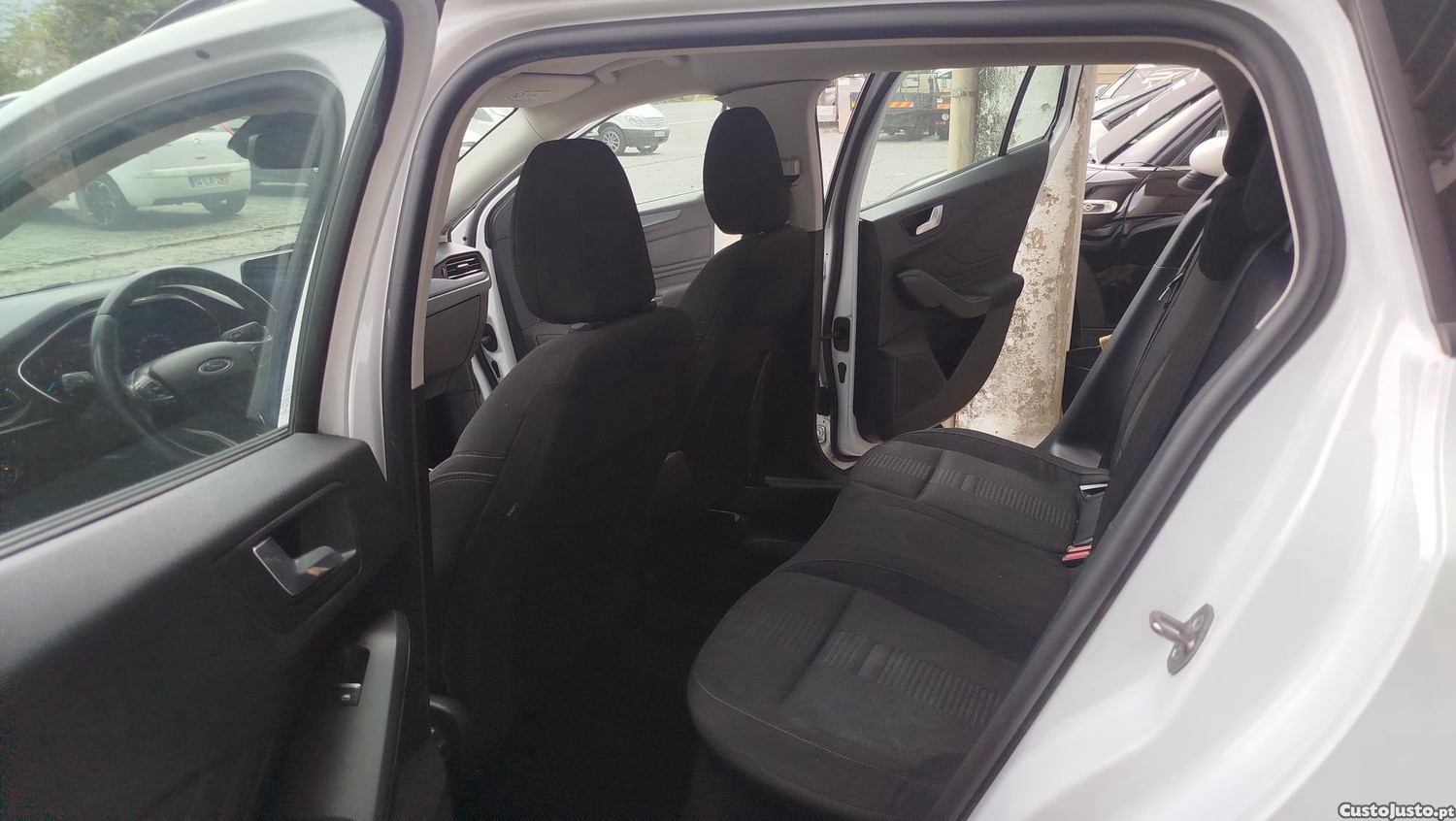 Ford Focus SW 1.5 TDCi Active Aut. — fotografia 7