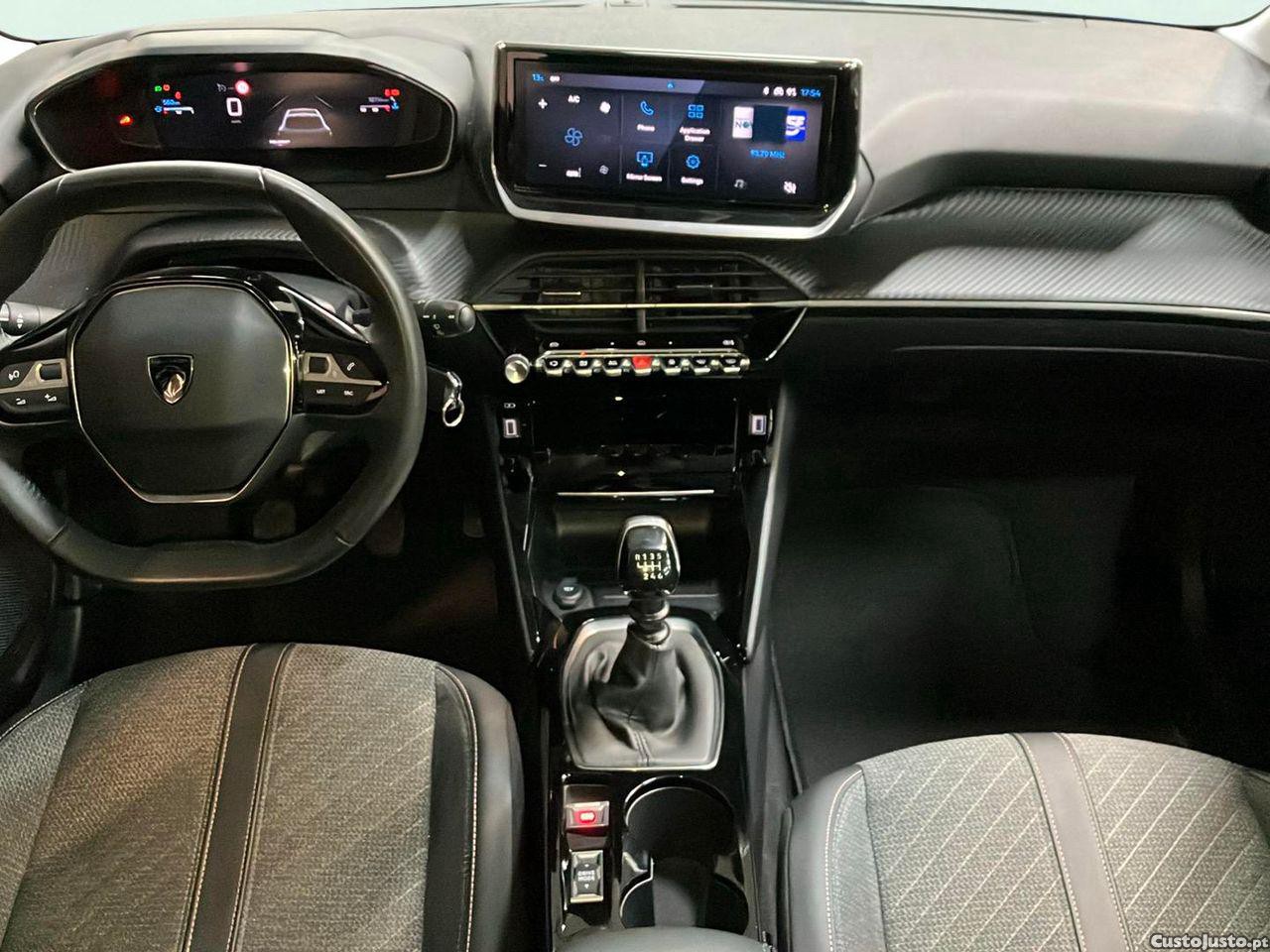 Peugeot 208 1.2 PureTech Allure — fotografia 12