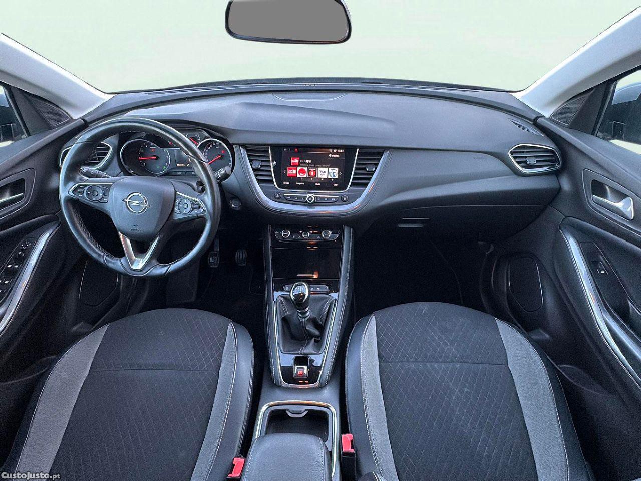 Opel Grandland X 1.2 T Ultimate — fotografia 4