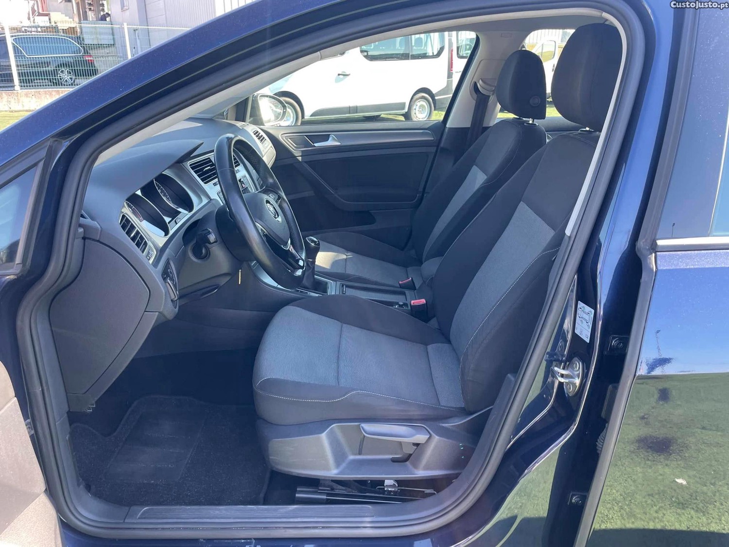 Volkswagen Golf 1.2 Tsi BlueMotion Confortline — fotografia 3