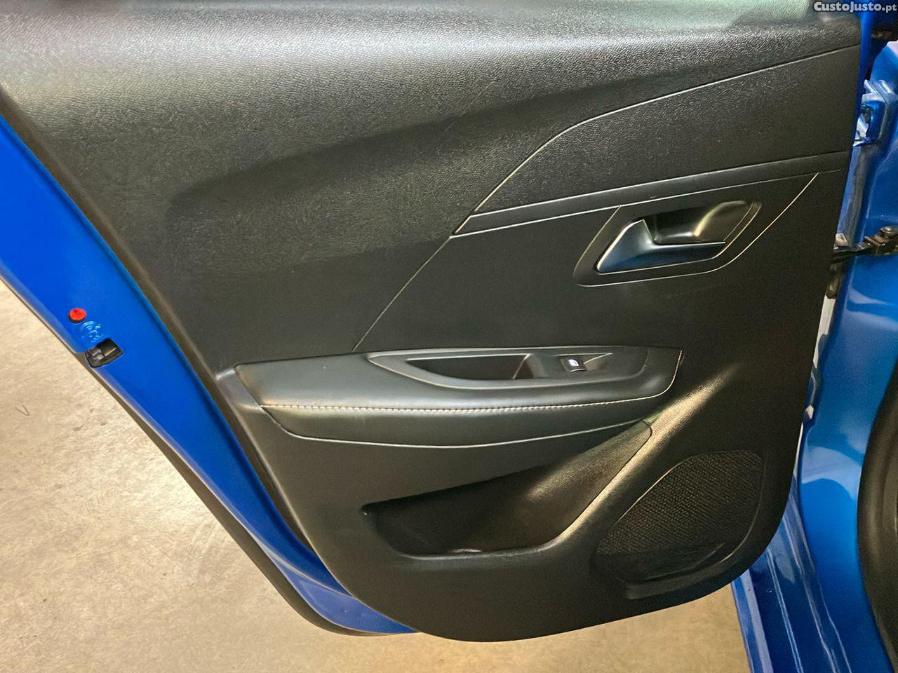 Peugeot 208 1.2 PureTech Allure — fotografia 4