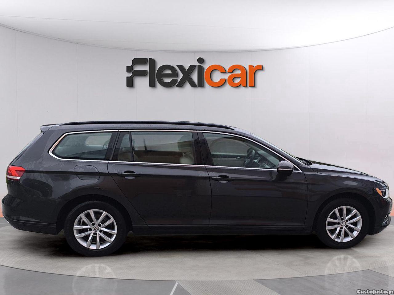Volkswagen Passat 1.6 TDI Confortline DSG — fotografia 3