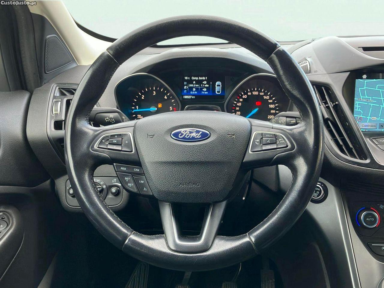 Ford Kuga 1.5 TDCi EcoBlue Titanium — fotografia 7