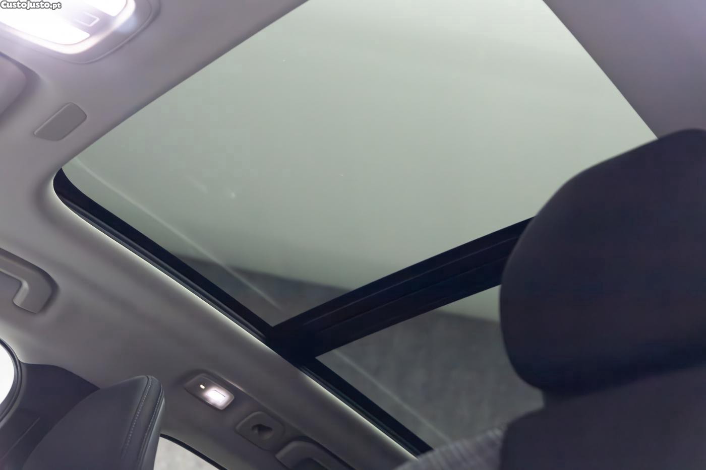 Volvo XC 60 2.0 T6 PHEV Core AWD — fotografia 18