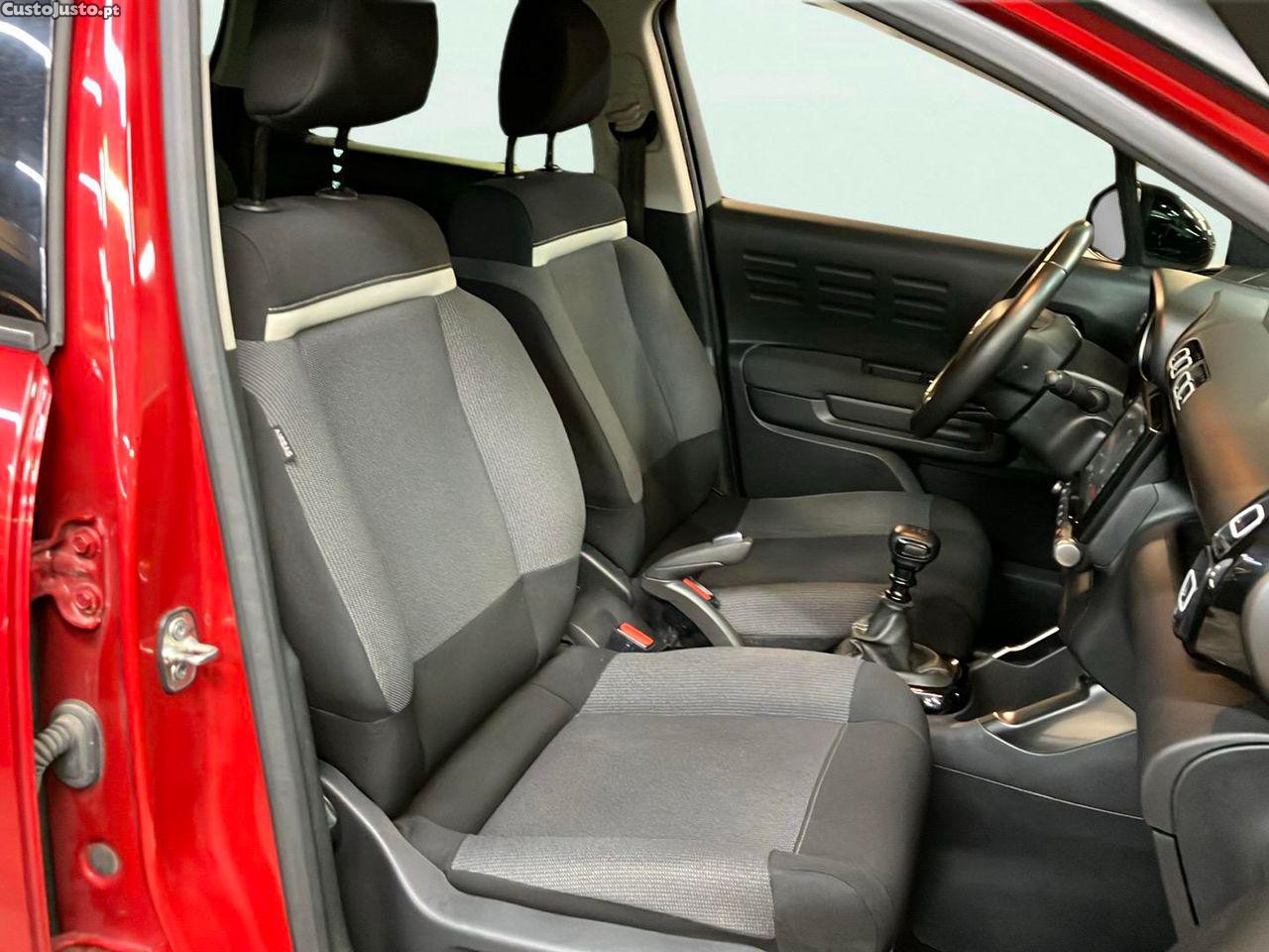 Citroën C3 1.5 BlueHDi Shine — fotografia 11