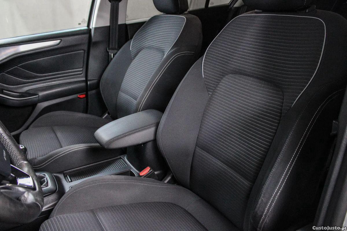 Ford Focus 1.5 TDCi Titanium — fotografia 17