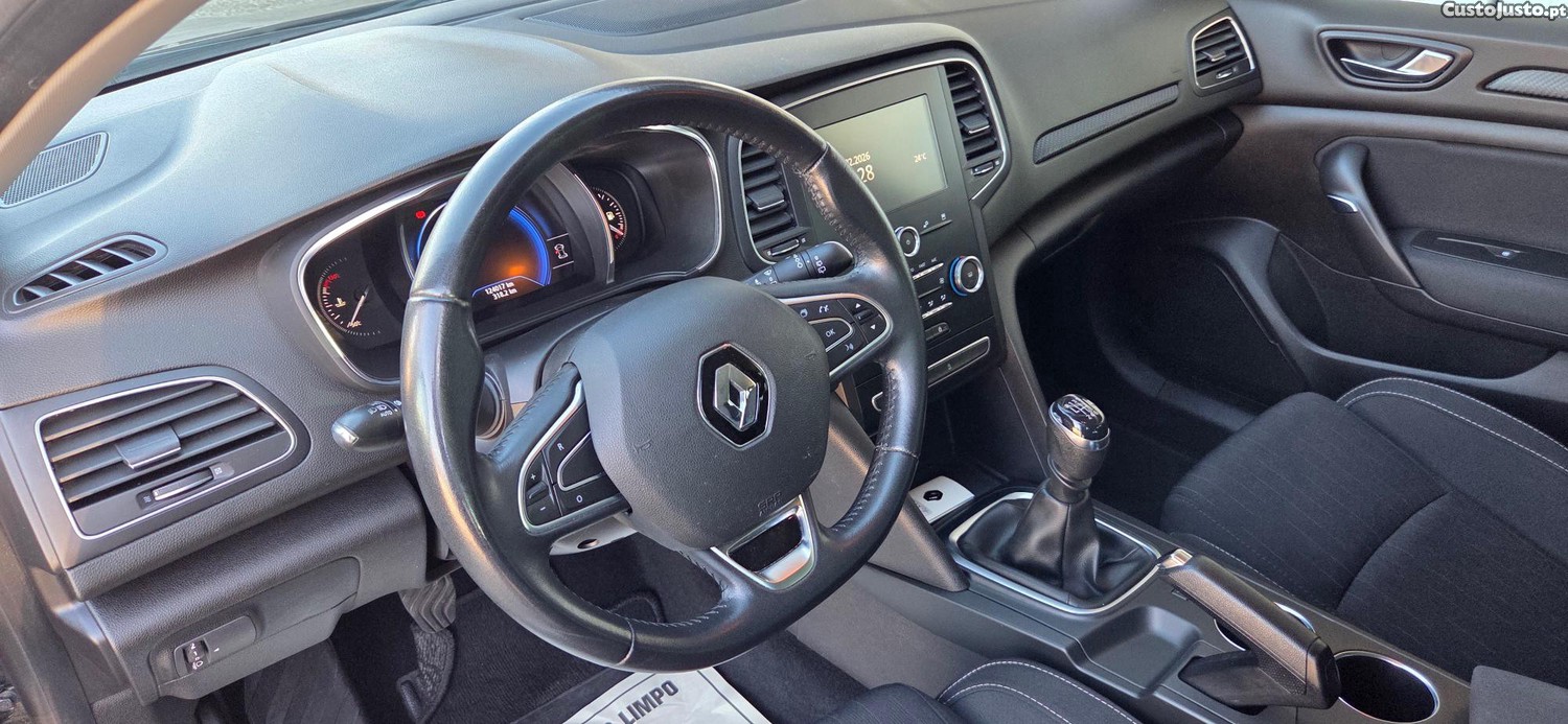 Renault Mégane Sport Tourer Limited 115Cv — fotografia 5