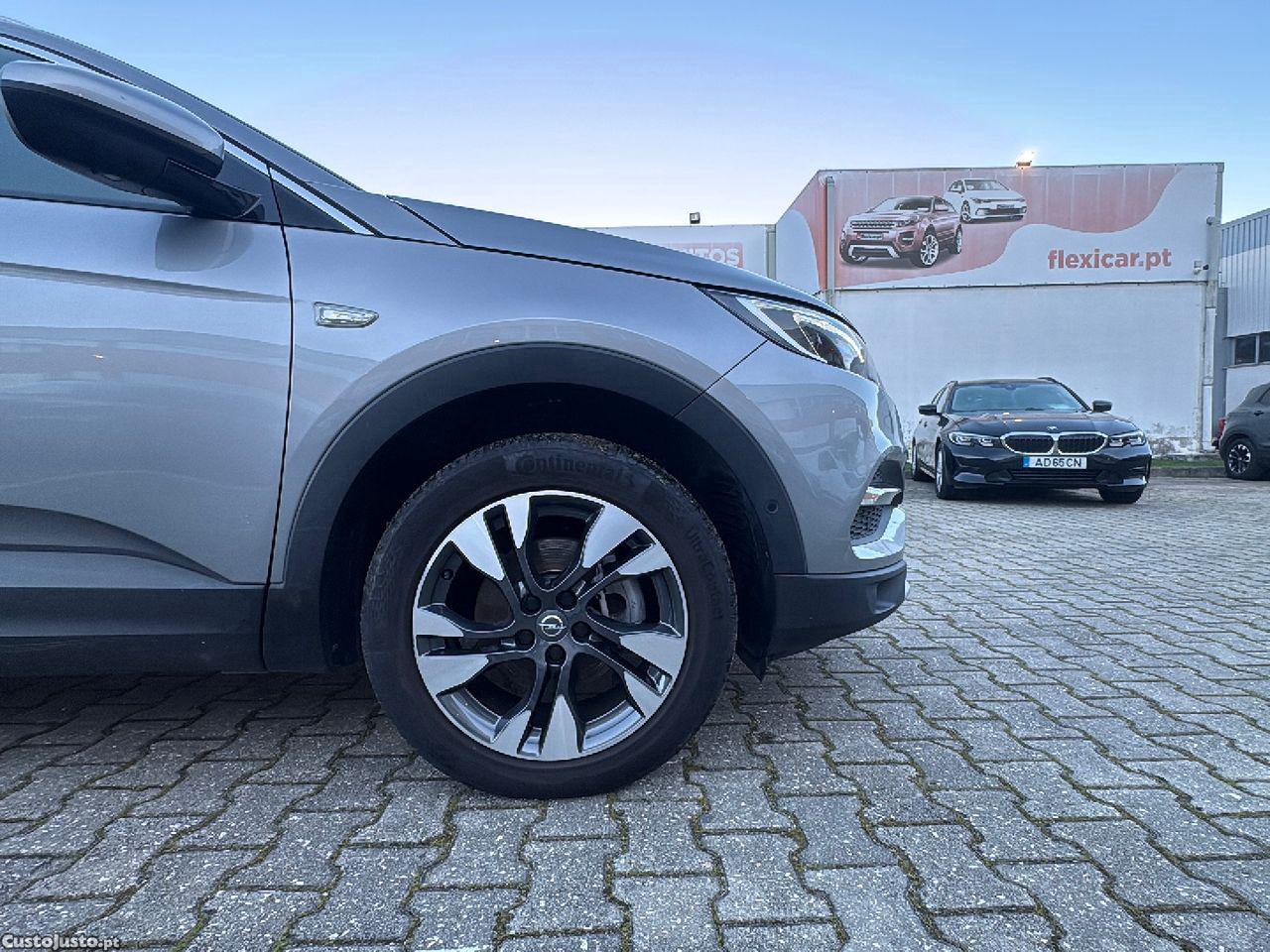 Opel Grandland X 1.2 T Ultimate — fotografia 8
