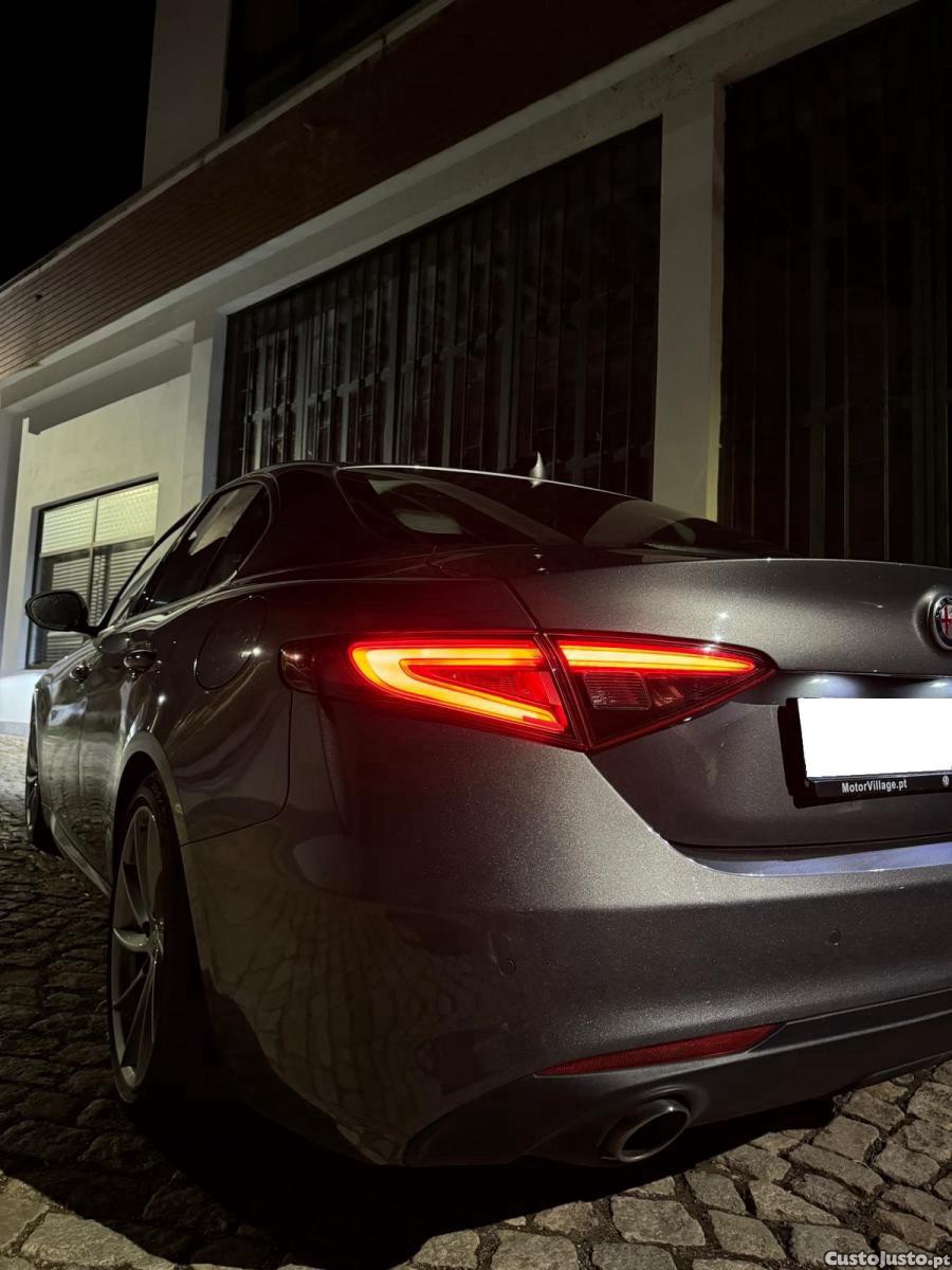 Alfa Romeo Giulia 2.2D 180cv Super AT8 Nacional - 17 — photo 4