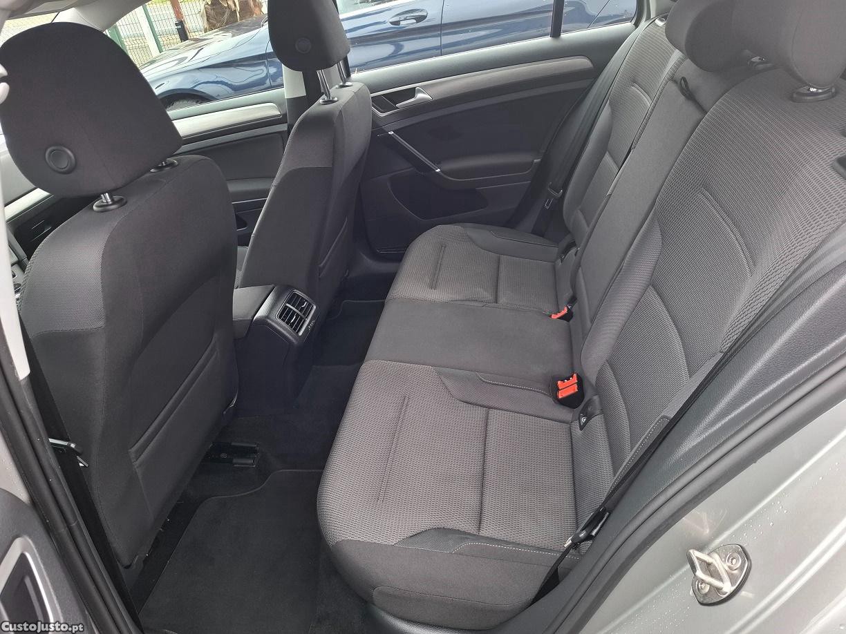 Volkswagen Golf 1.6 TDI EDITION 110 CV C/GARANTIA — fotografia 4