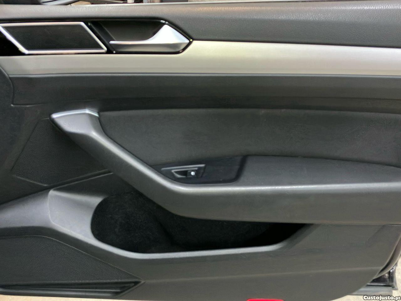 Volkswagen Passat 1.6 TDI Confortline — fotografia 3