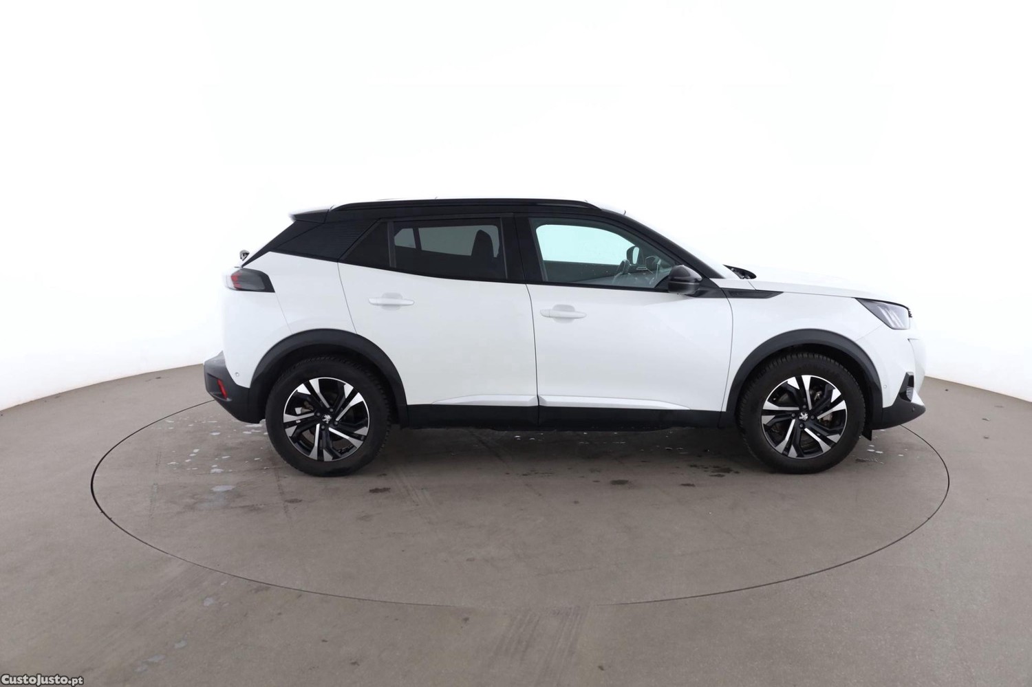 Peugeot e-2008 50kWh 136 GT - 22 — photo 4