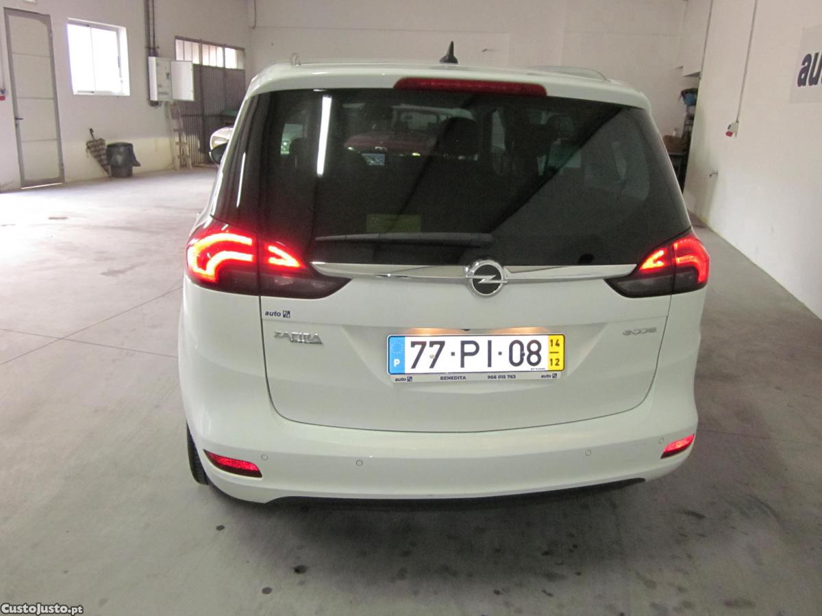Opel Zafira Tourer — fotografia 4