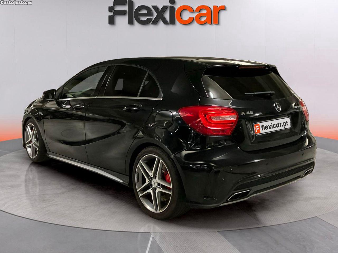 Mercedes-Benz A 45 AMG 4-MATIC — fotografia 18