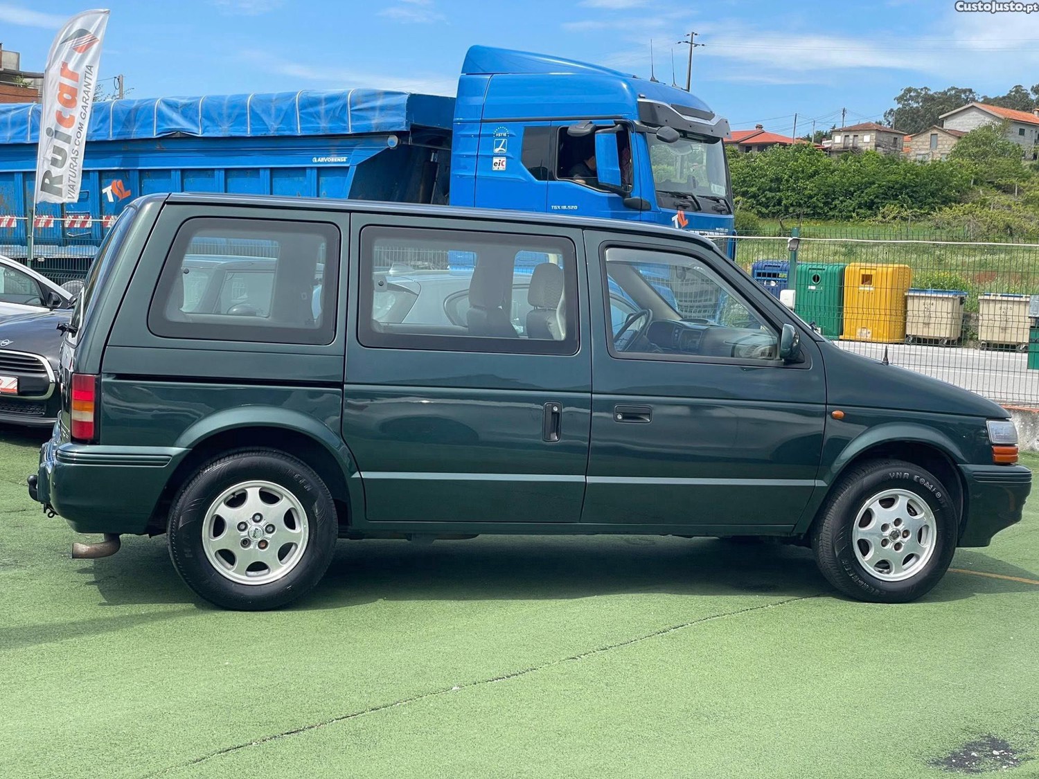 Chrysler Voyager 2.5 Td — fotografia 5