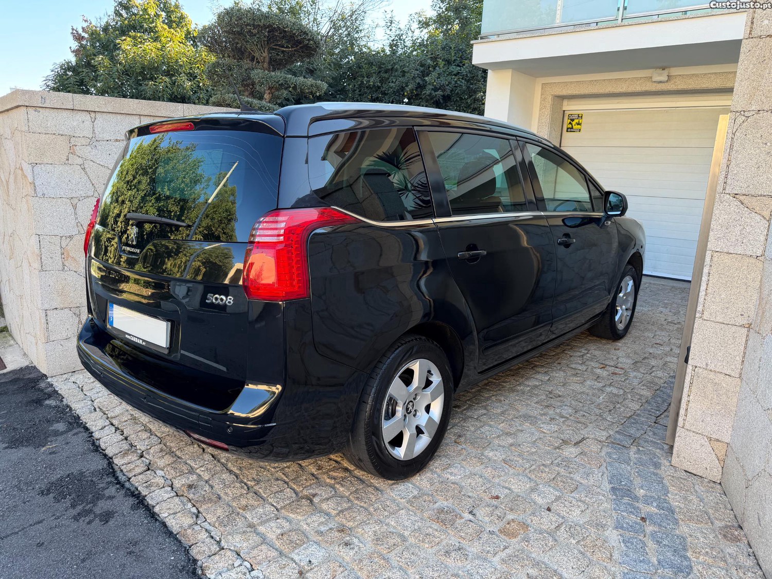 Peugeot 5008 1.6 HDI Allure Nacional — photo 2
