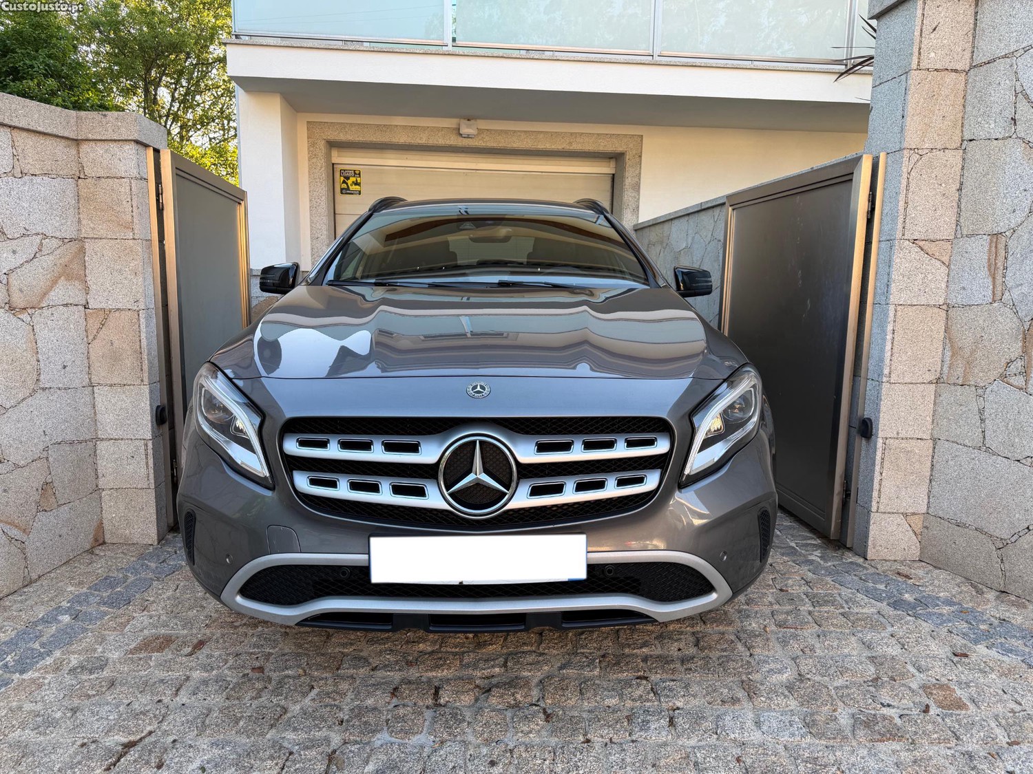 Mercedes-Benz GLA 180 d Peak Edition — photo 5