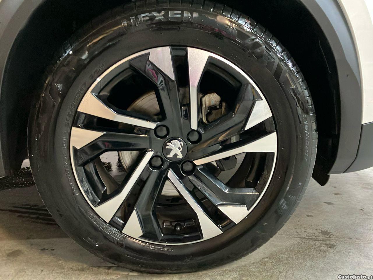 Peugeot 2008 1.2 PureTech Allure — fotografia 15