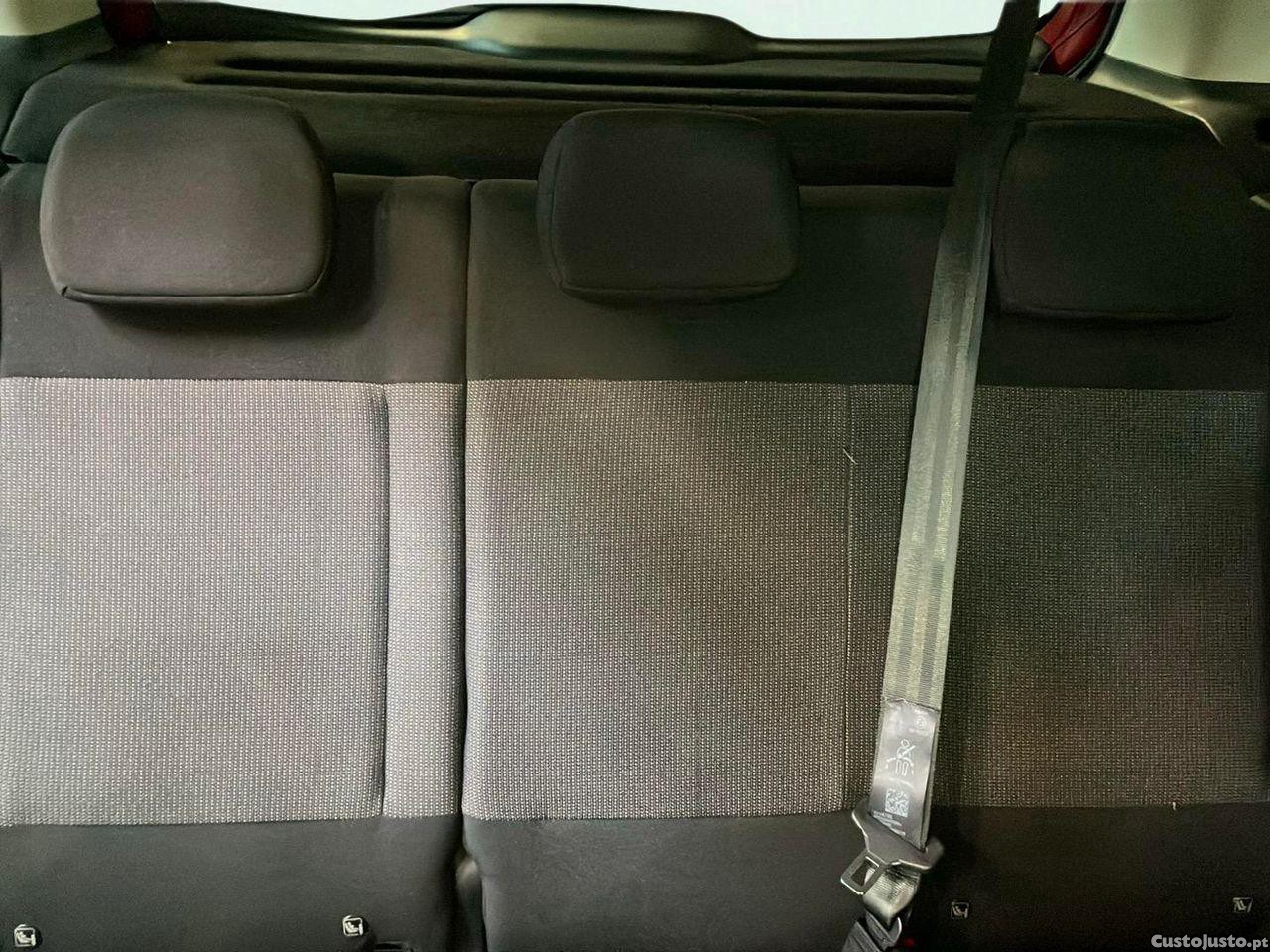 Citroën C3 1.5 BlueHDi Shine — fotografia 9