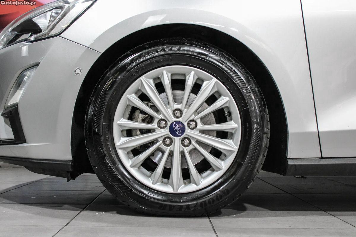Ford Focus 1.5 TDCi Titanium — fotografia 14