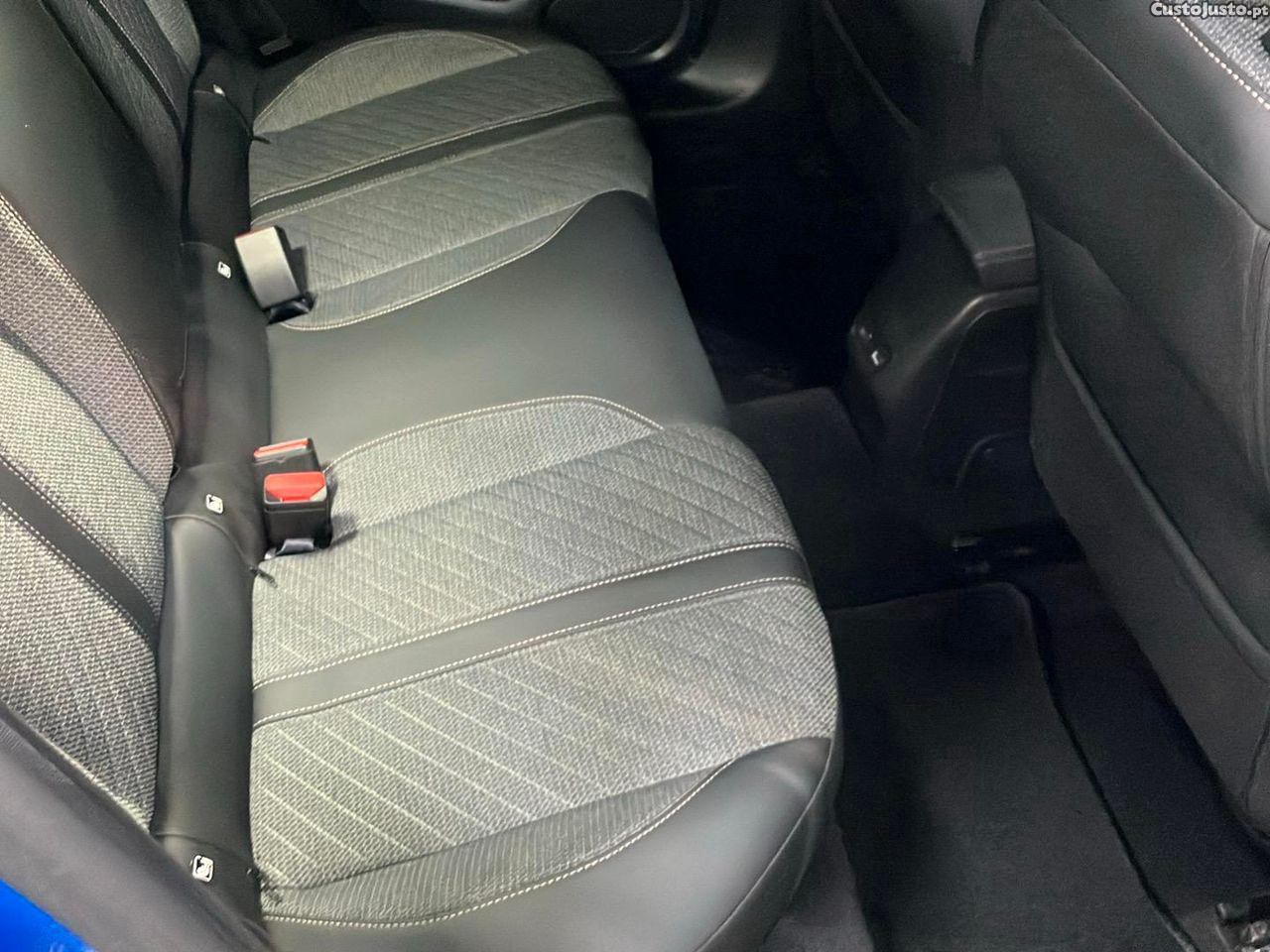 Peugeot 208 1.2 PureTech Allure — fotografia 7