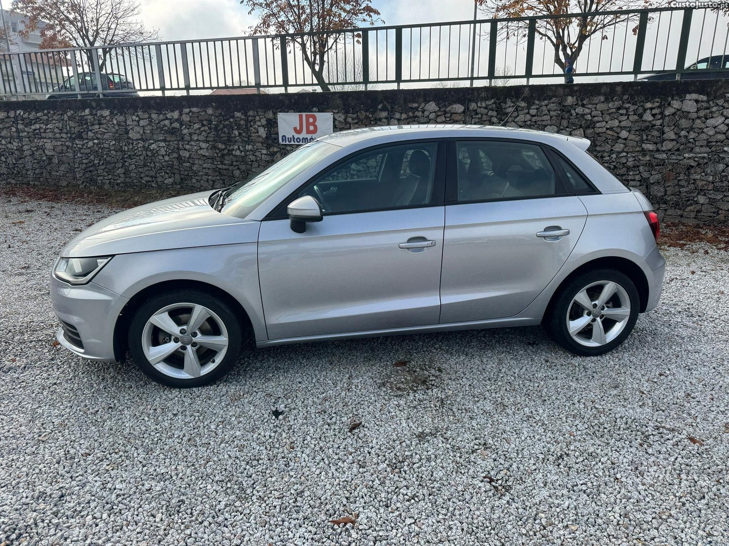 Audi A1 Sportback 1.4 TDI Sport - 16 — photo 5