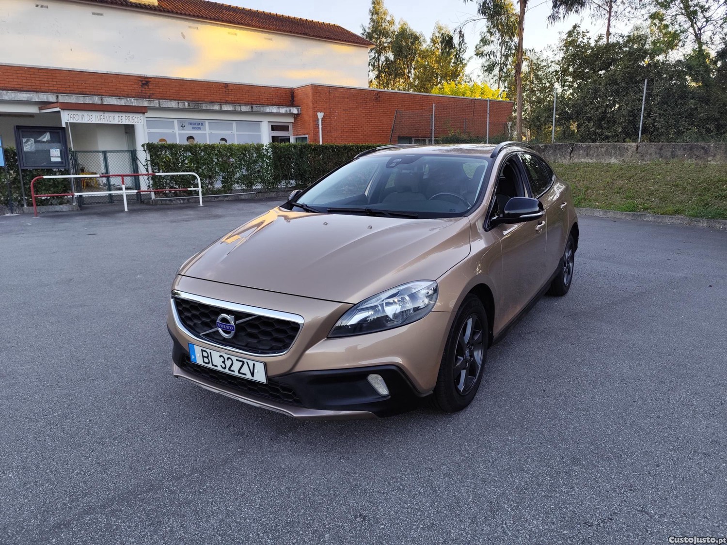 Volvo V40 1.6 diesel D2 cross country — photo 4