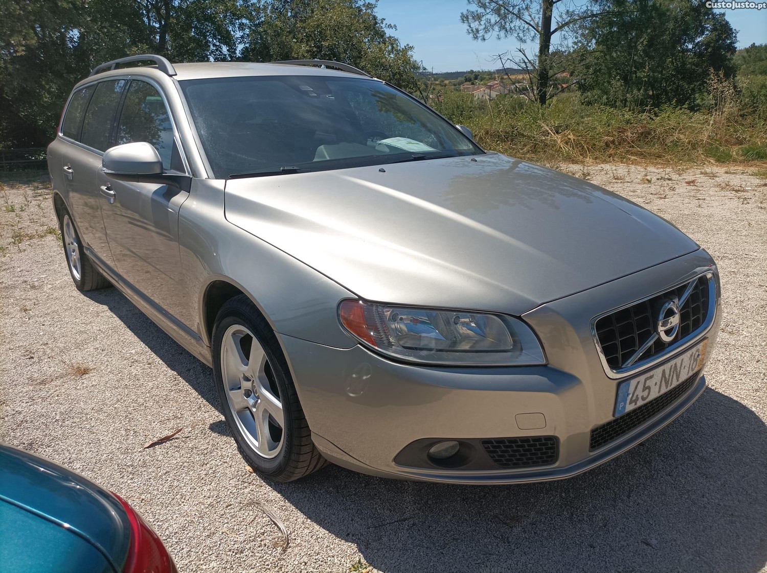 Volvo V70 D4 SUMMUM 2.0 — fotografia 14