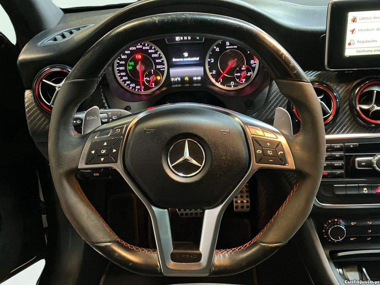 Mercedes-Benz A 45 AMG 4-MATIC — fotografia 13