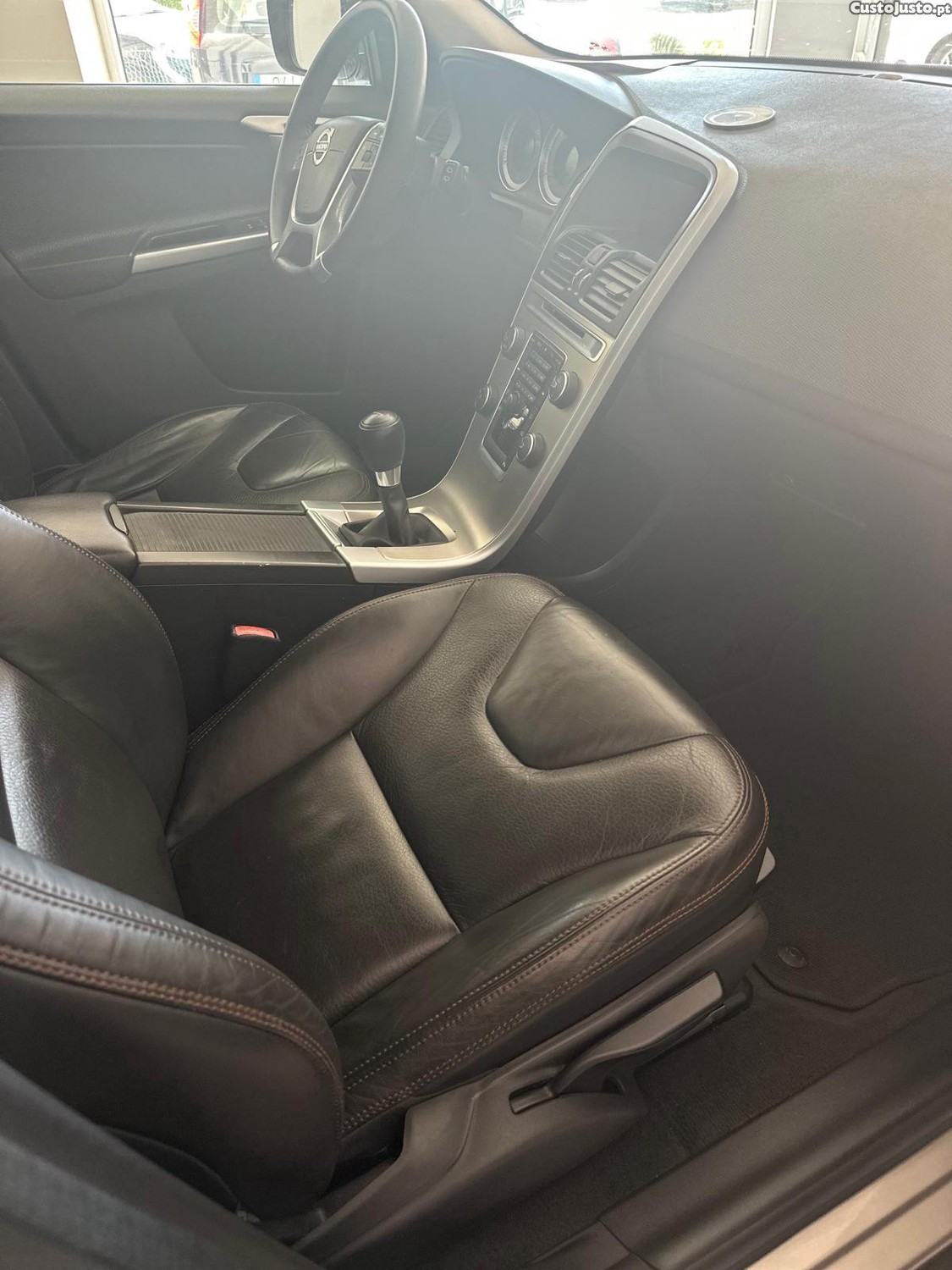 Volvo XC 60 Drive — fotografia 4