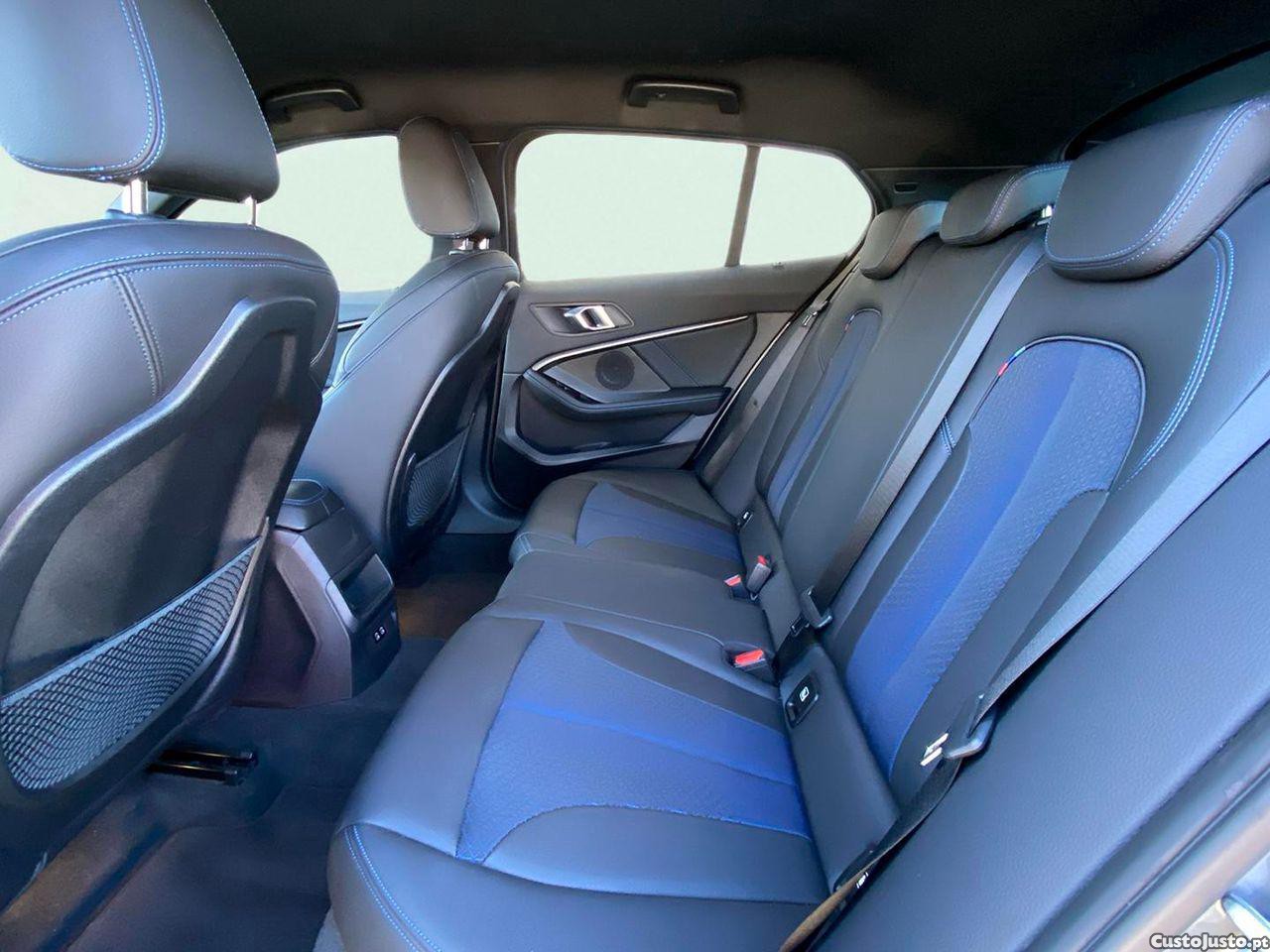 BMW 116 d Pack Desportivo M — fotografia 12