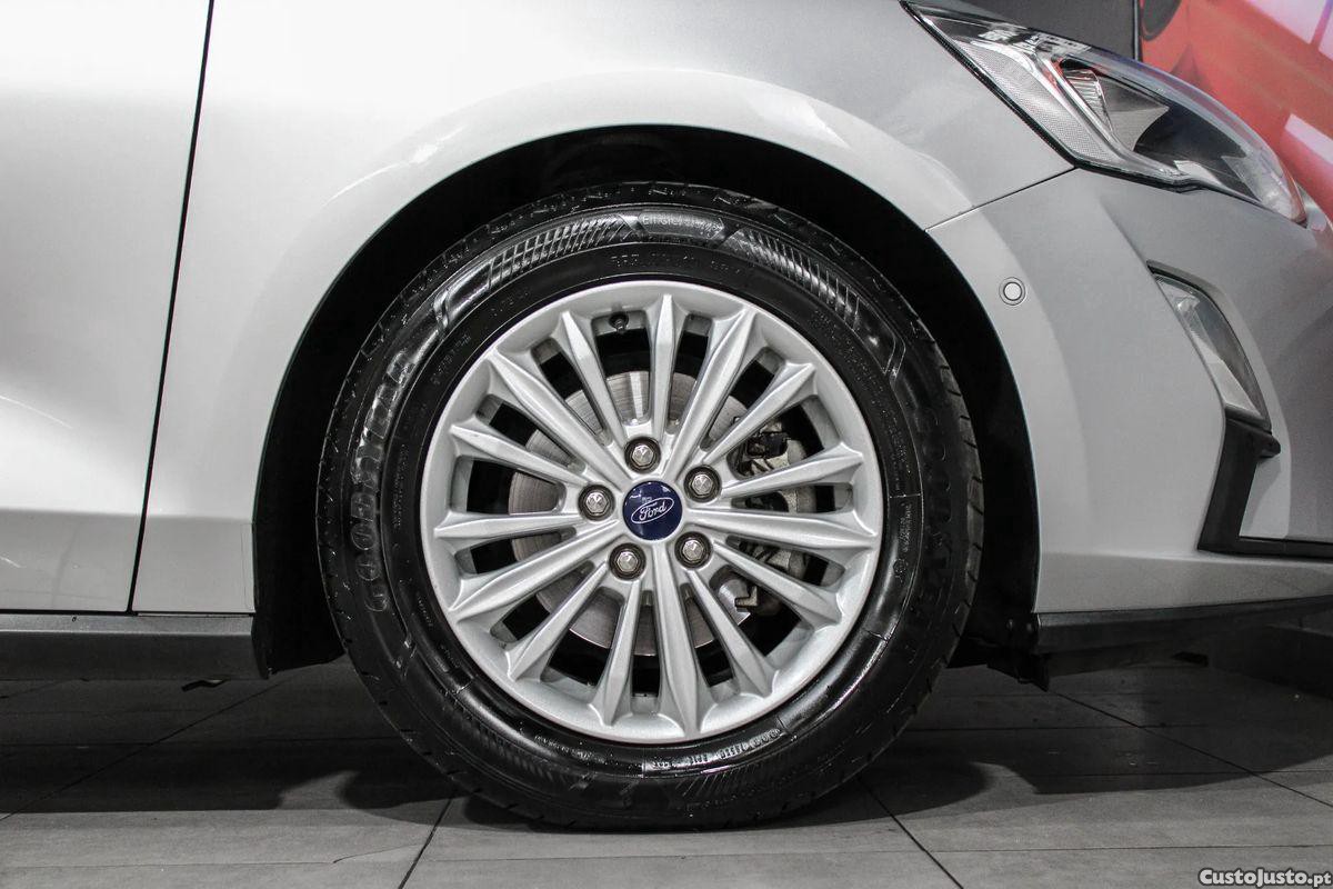 Ford Focus 1.5 TDCi Titanium — fotografia 13