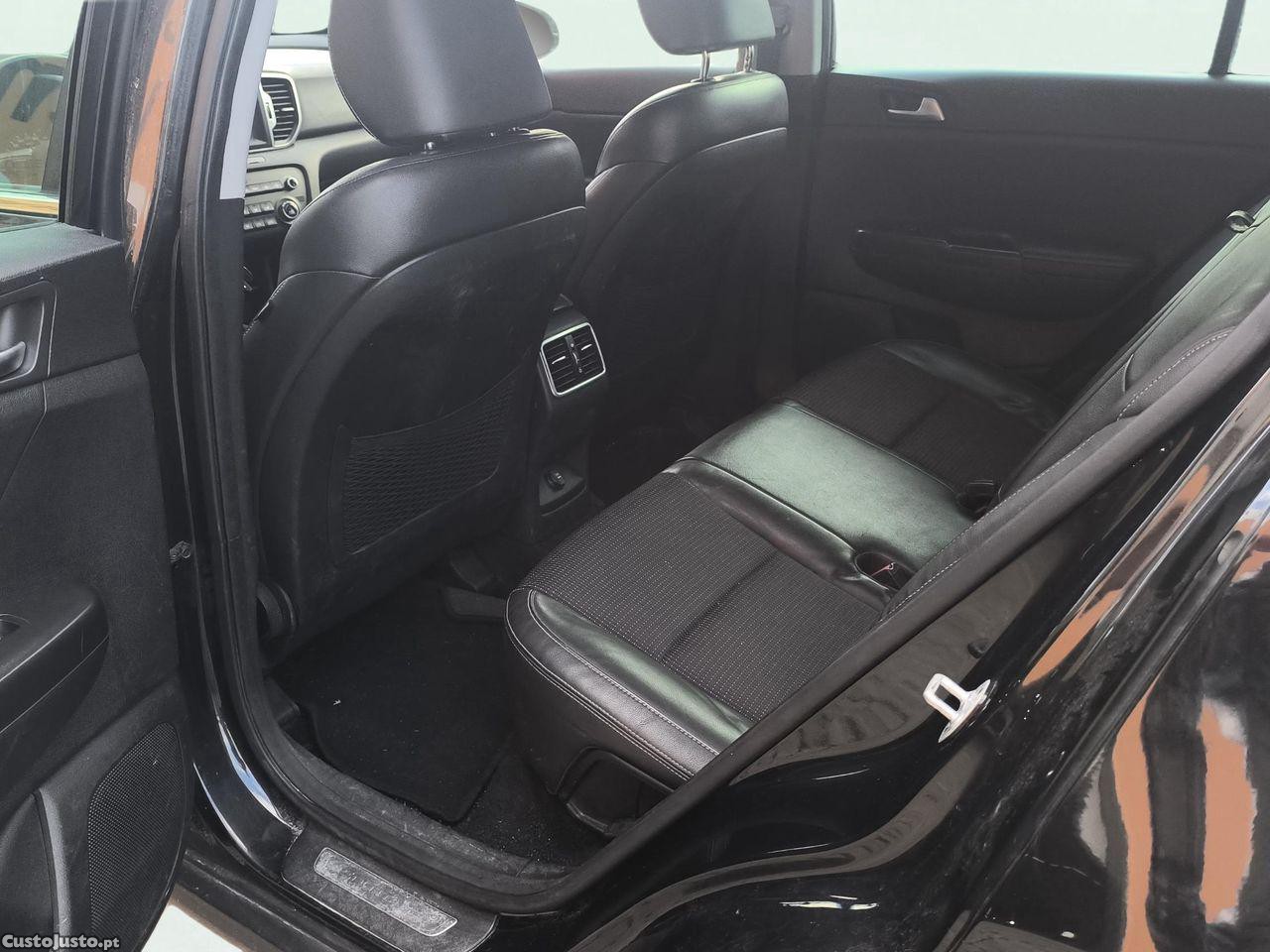 Kia Sportage 1.7 CRDI ISG TX — fotografia 3