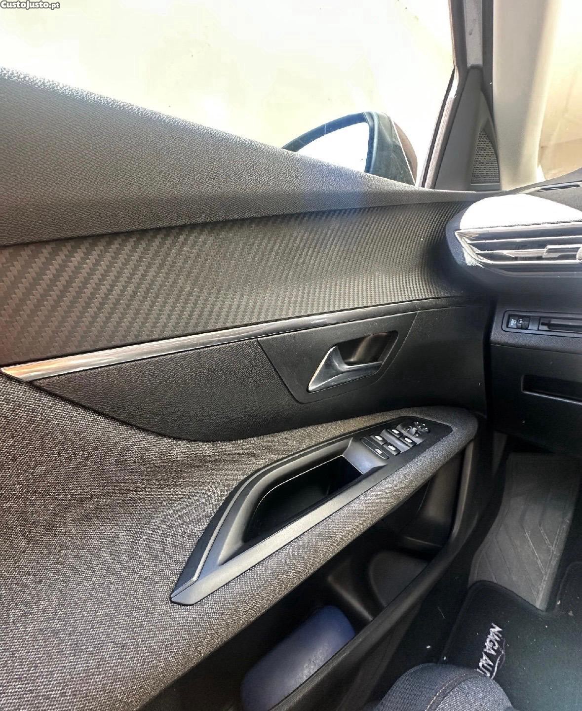 Peugeot 3008 1.2 pure tech — photo 3
