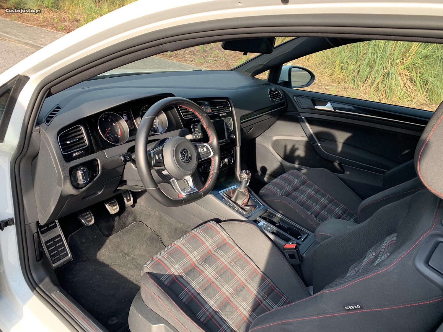 Volkswagen Golf GTI PERFORMANCE — fotografia 5