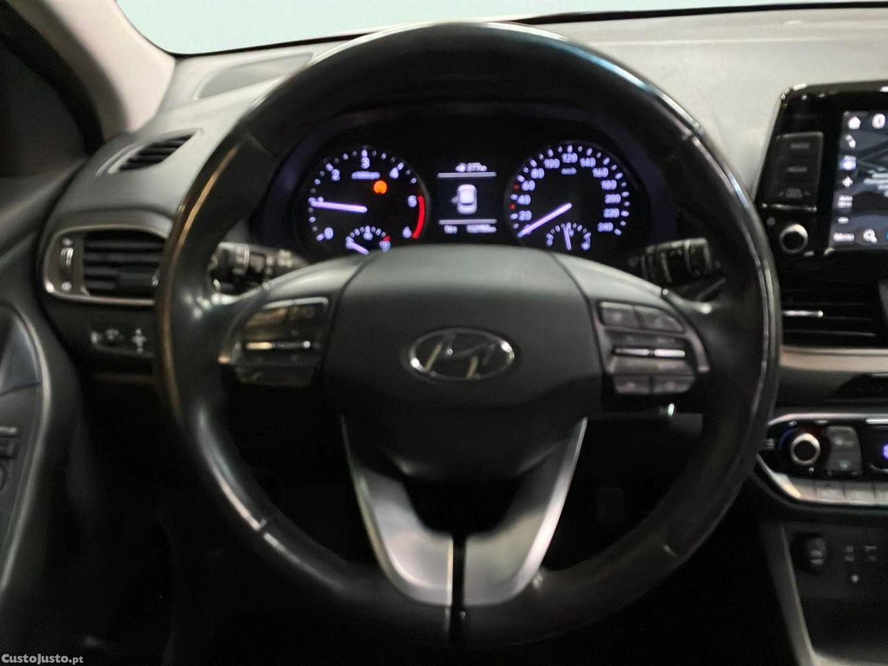 Hyundai i30 CW 1.6 CRDI 110 COMFORT PLUS — fotografia 14