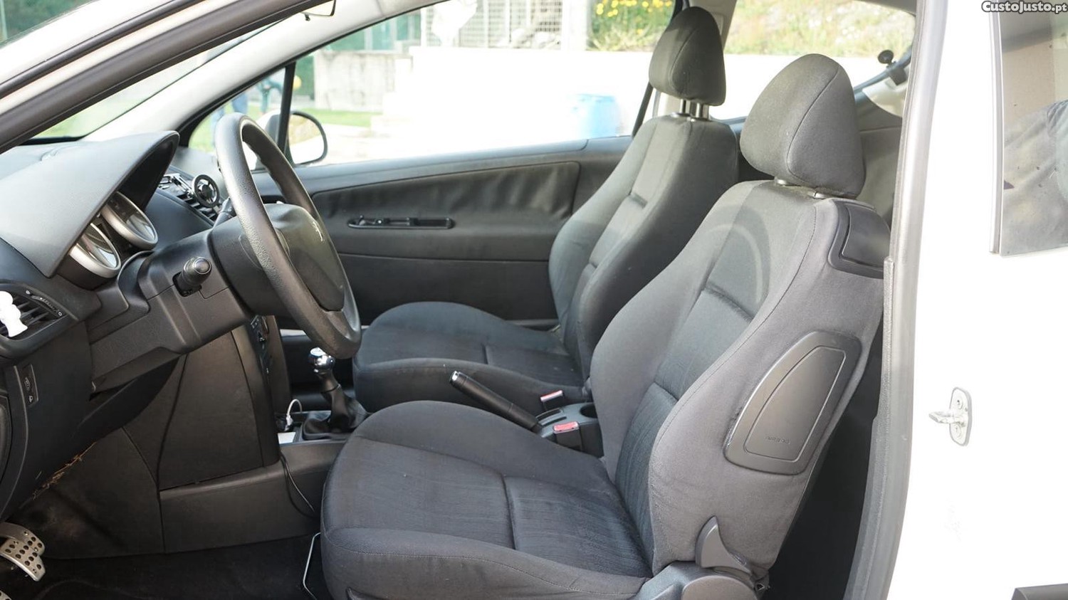 Peugeot 207 Coupe — fotografia 5