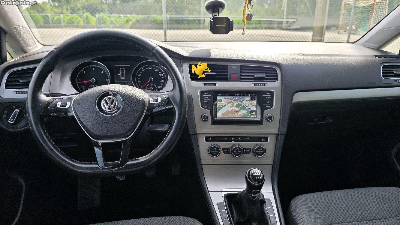 Volkswagen Golf 1.6 tdi 105cv Highline bluemotion — fotografia 3