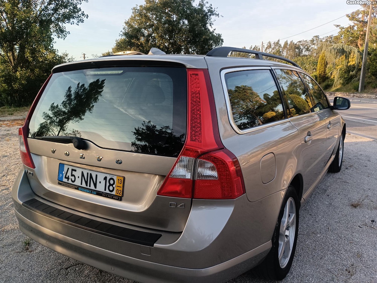 Volvo V70 D4 SUMMUM 2.0 — fotografia 12