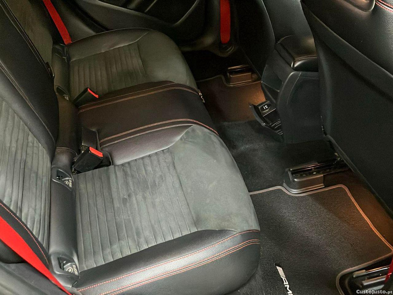 Mercedes-Benz A 45 AMG 4-MATIC — fotografia 8