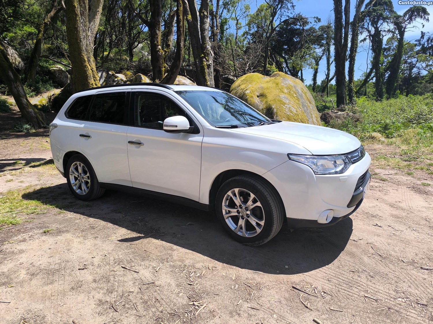 Mitsubishi Outlander 2.2 DI-D — fotografia 10