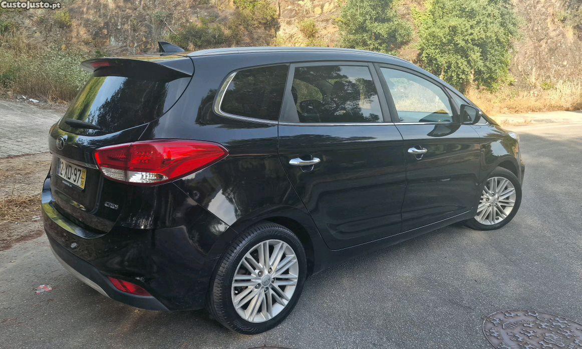 Kia Carens 1.7 CRDI 7 LUGARES — fotografia 7